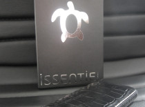 Tech: Issentiel Croc Leather iPhone 5 Case