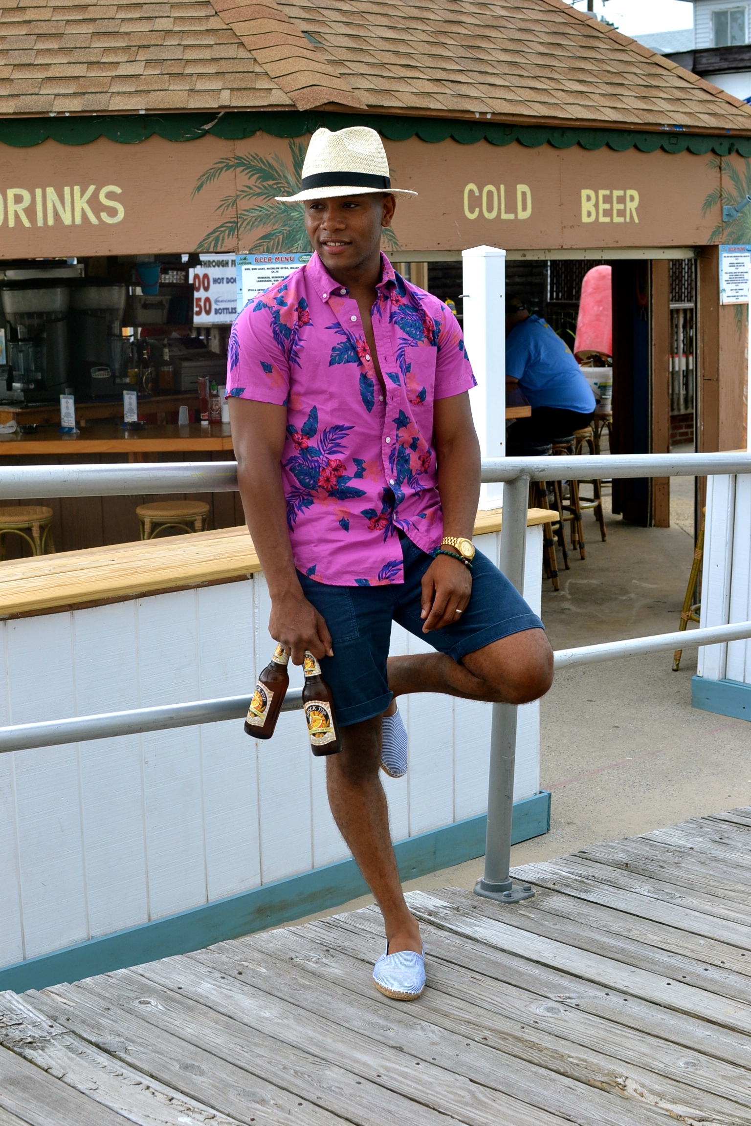 Men's style Pro in Newport Poplin Mengenta Floral Shirt