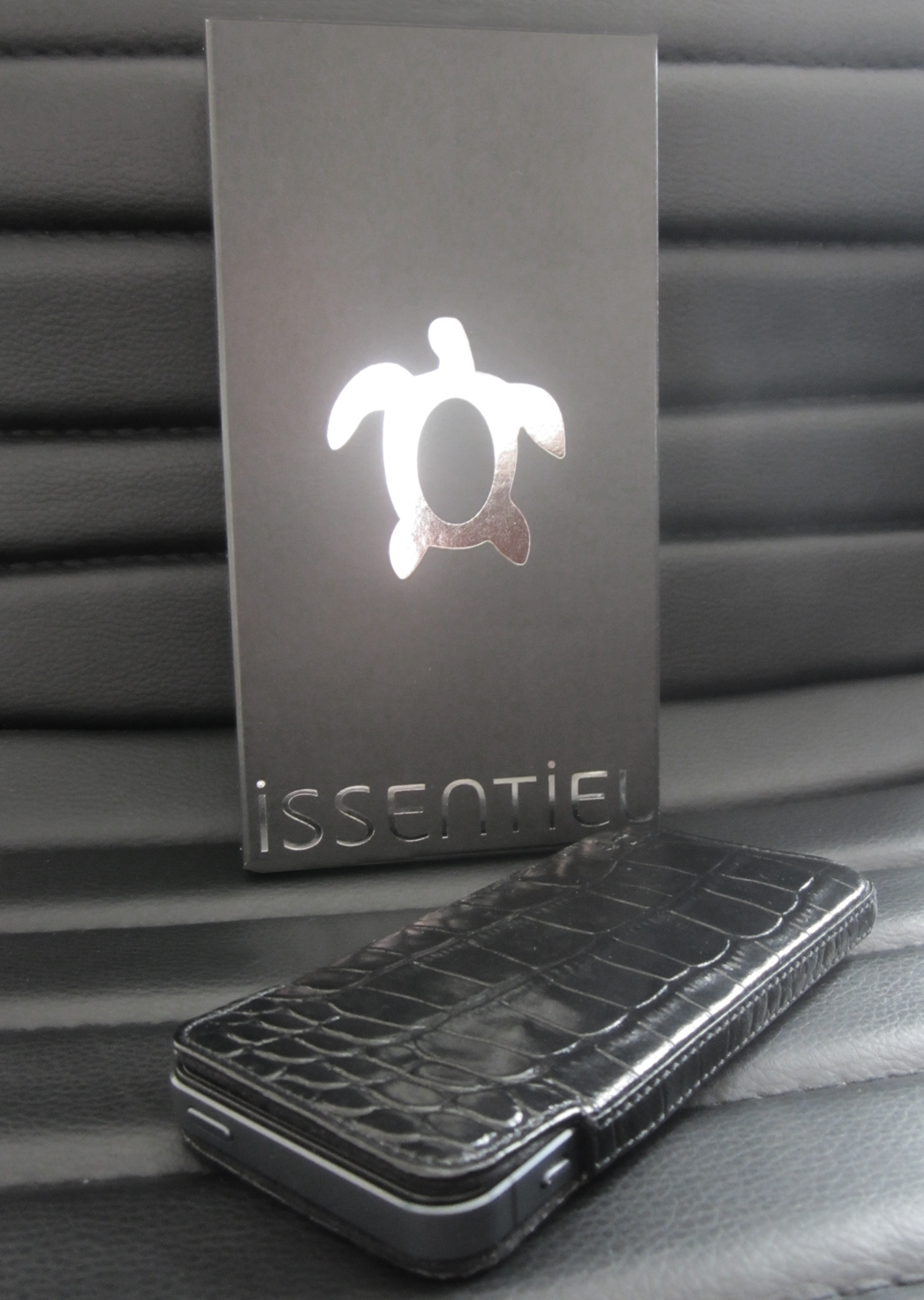 Croco-Black-Elegance-Issentiel-box